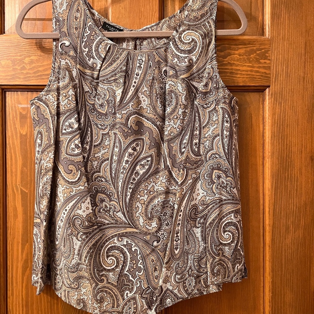 Sleeveless silk shell, paisley, cute enamel button on back. Talbots 10 petite